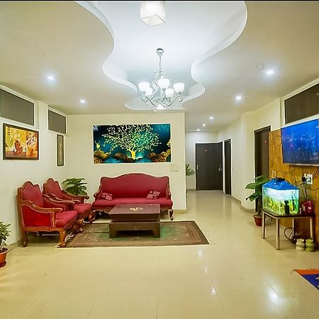 Happy Inn - Near Saket Metro Nueva Delhi Exterior foto